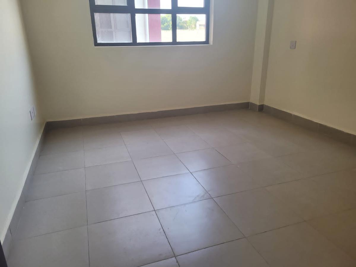 2 Bed Apartment with En Suite at Parklands - 5