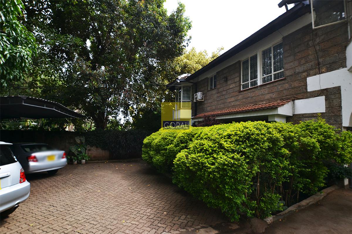 4 Bed Apartment with Parking in Westlands Area - 2