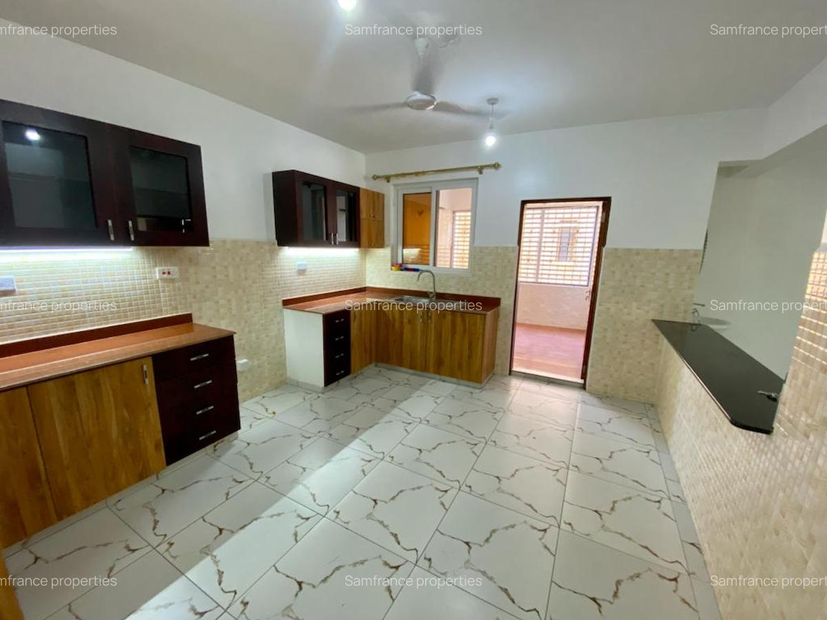 3 Bed Apartment with En Suite at 1St Avanue - 3