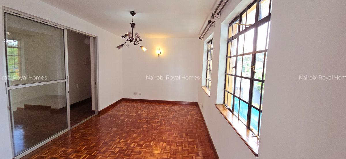 4 Bed Townhouse with En Suite at Lavington Green - 10