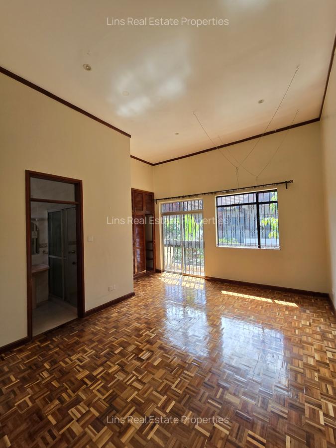5 Bed Townhouse with En Suite in Westlands Area - 7