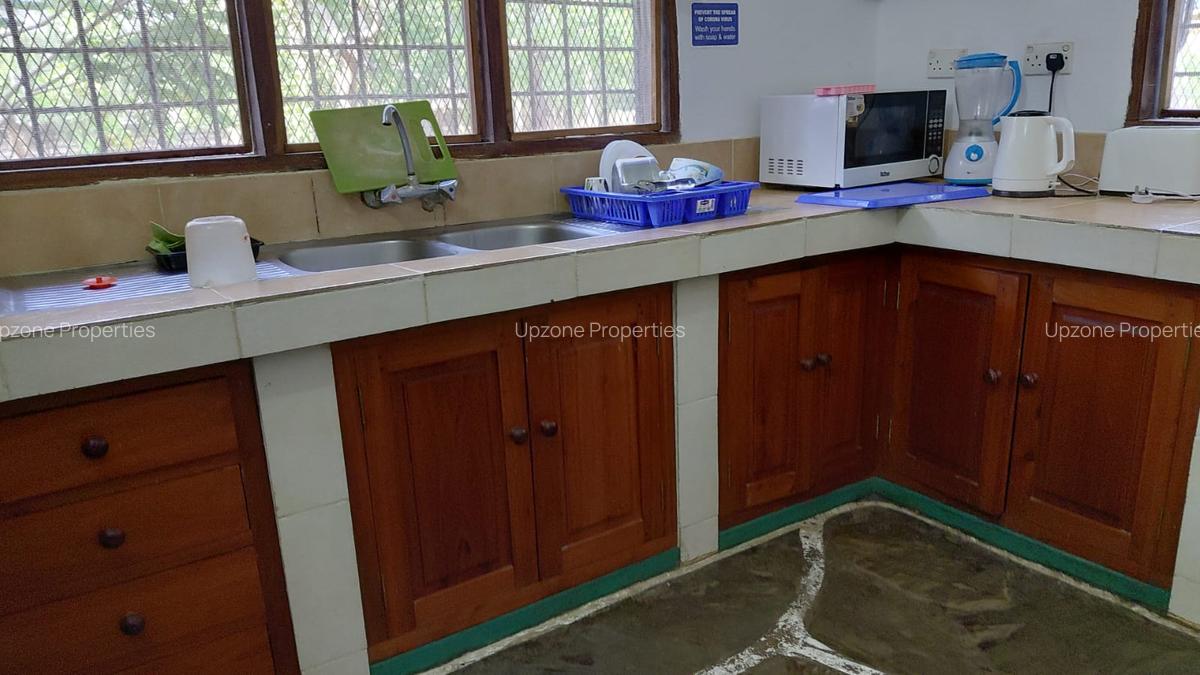 5 Bed Villa with En Suite in Watamu - 10