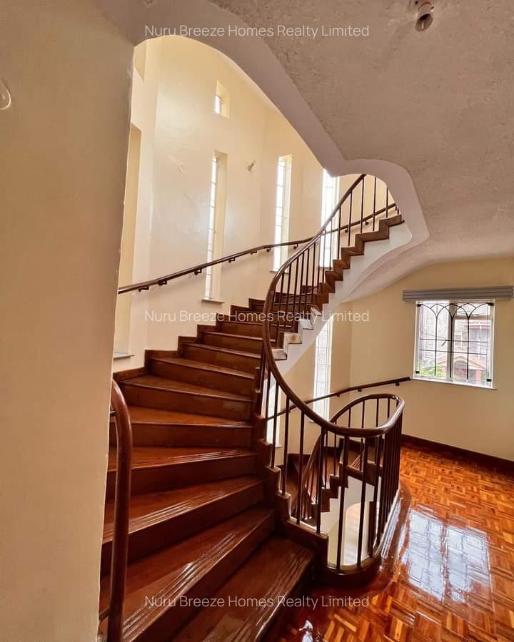 4 Bed Townhouse with En Suite in Lavington - 4