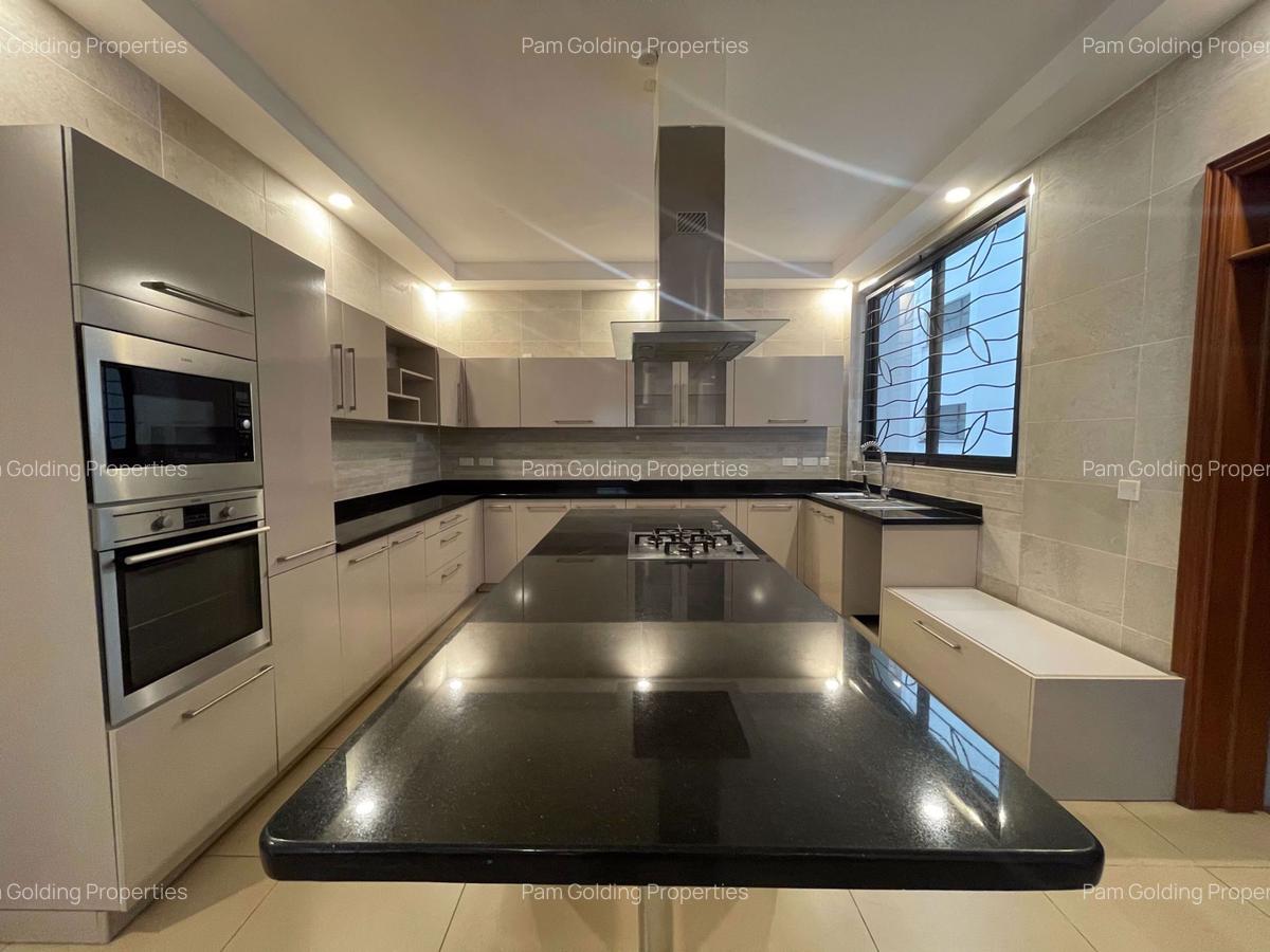 4 Bed Apartment with En Suite in General Mathenge - 11