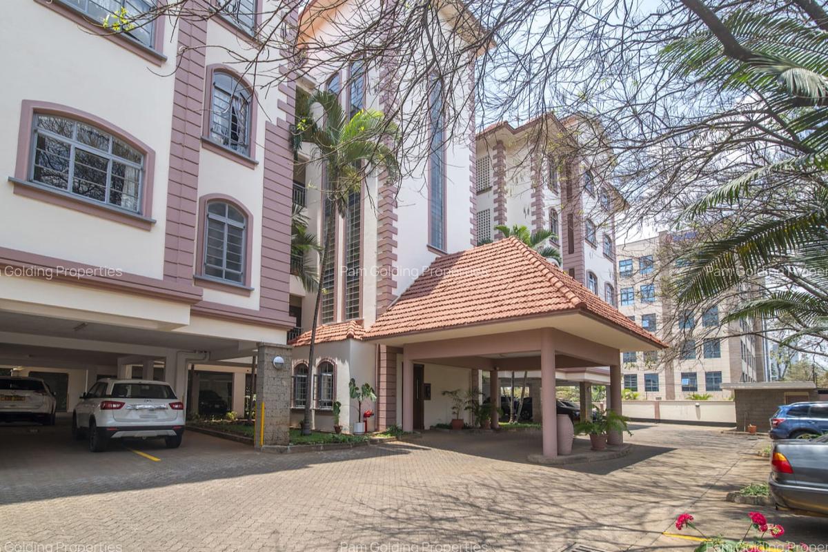 3 Bed Apartment with En Suite at Riverside Drive - 2