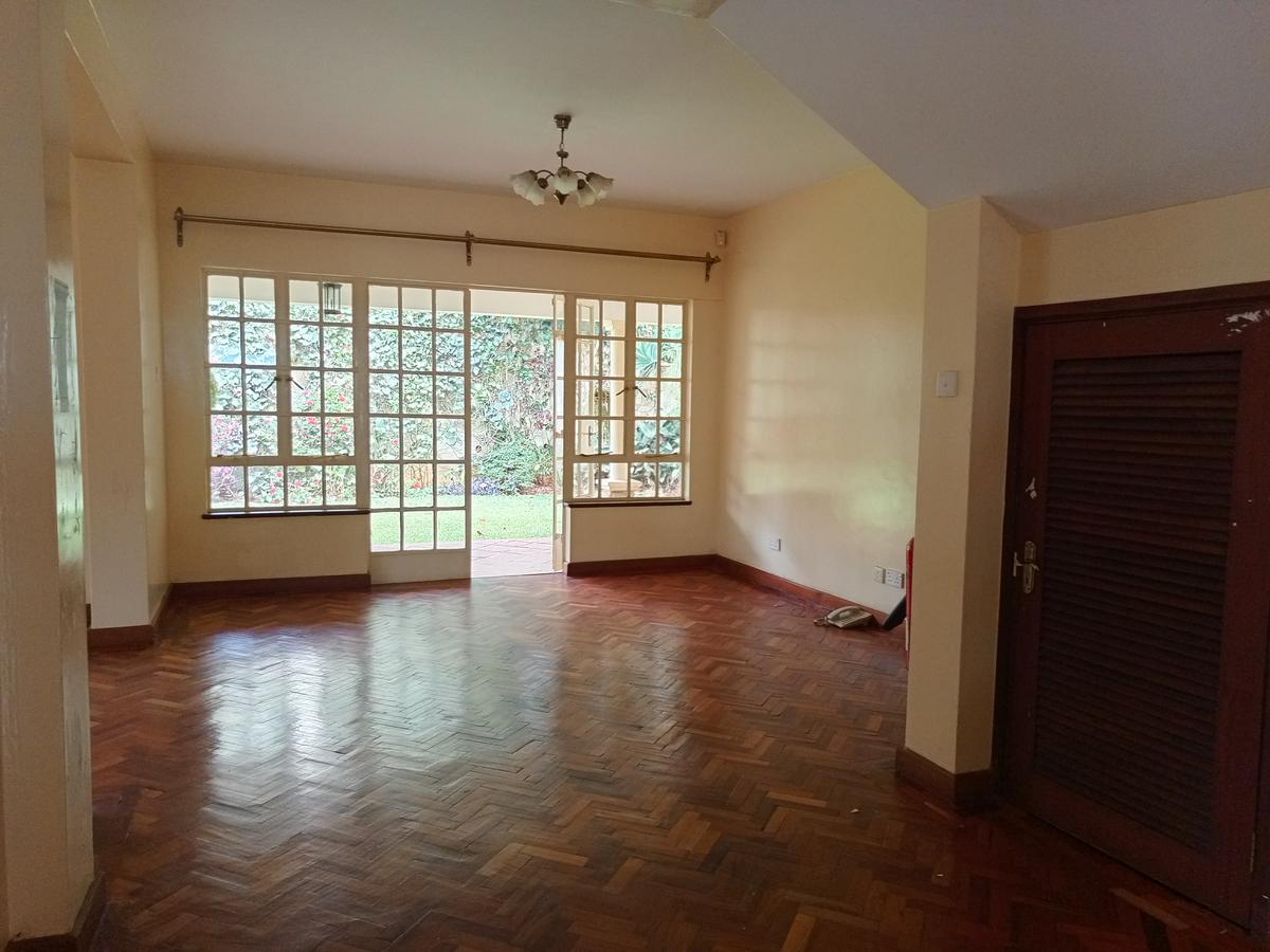 5 Bed Villa with En Suite in Lavington - 12