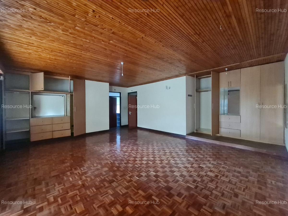 6 Bed House with En Suite at Hardy Area - 13