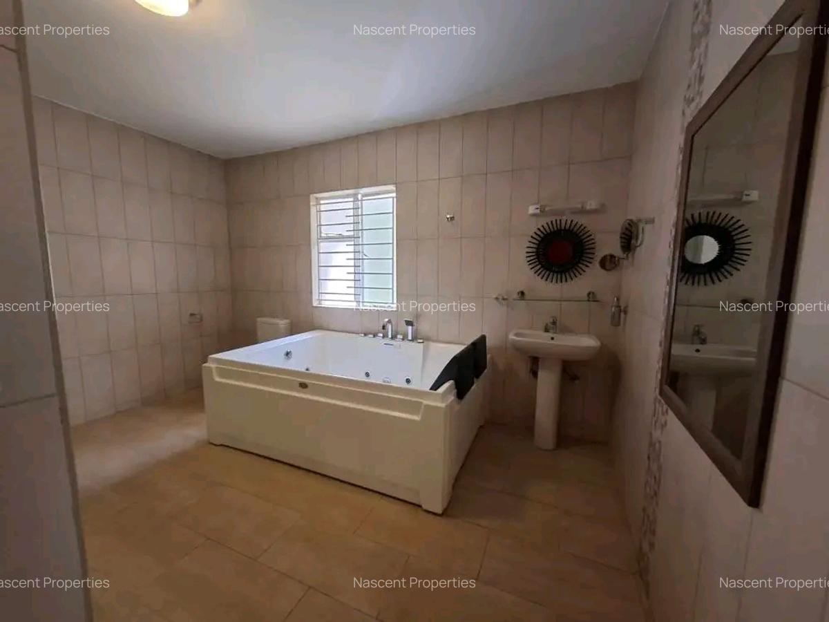 4 Bed House with En Suite in Runda - 7