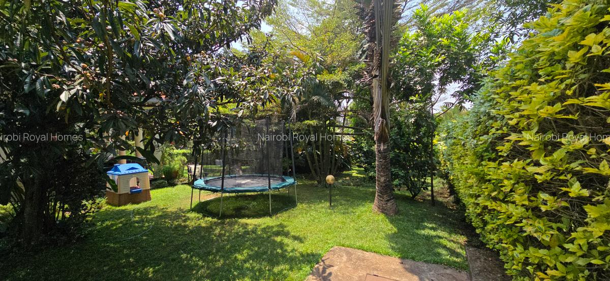 4 Bed Townhouse with En Suite at Rosslyn Heights - 2