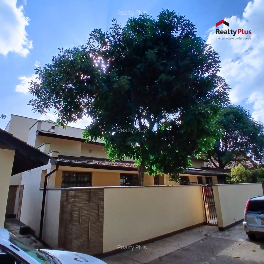 4 Bed Villa with En Suite in Runda - 2