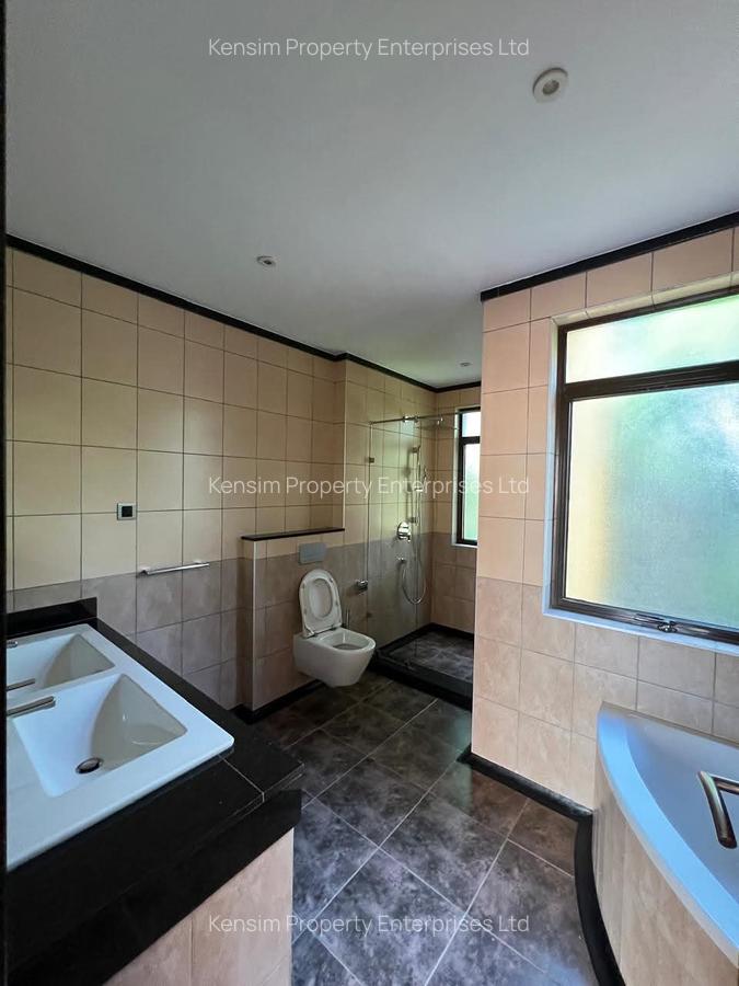 5 Bed Townhouse with En Suite in Lavington - 11