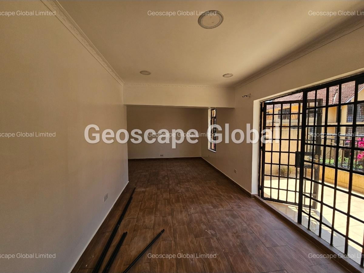 5 Bed Townhouse with En Suite in Kyuna - 10