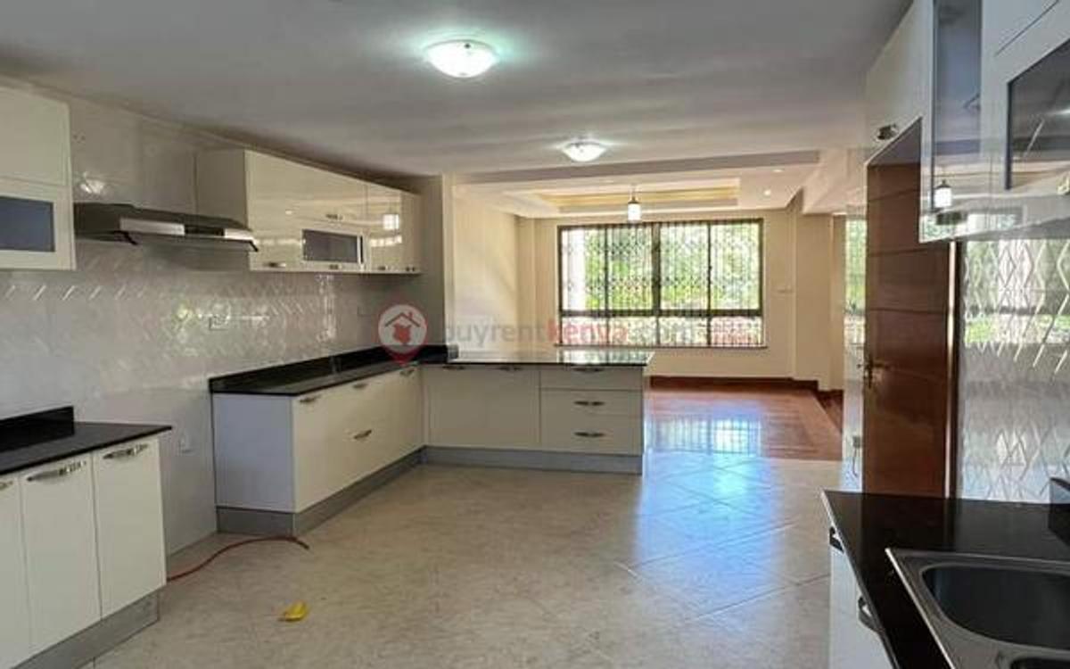 5 Bed House with Garden at Lavington - 15