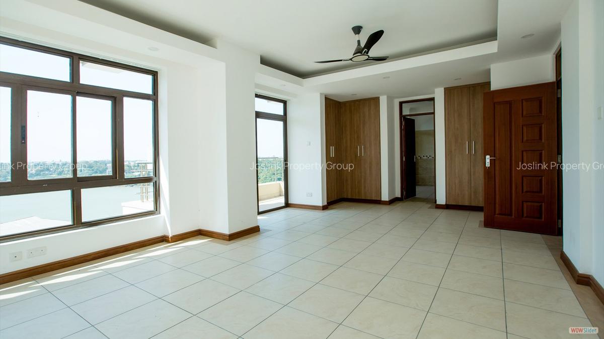 3 Bed Apartment with En Suite in Tudor - 18