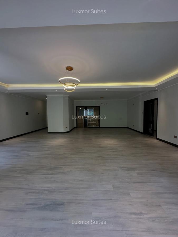 Serviced 3 Bed Apartment with En Suite at Riverside Drive - 9