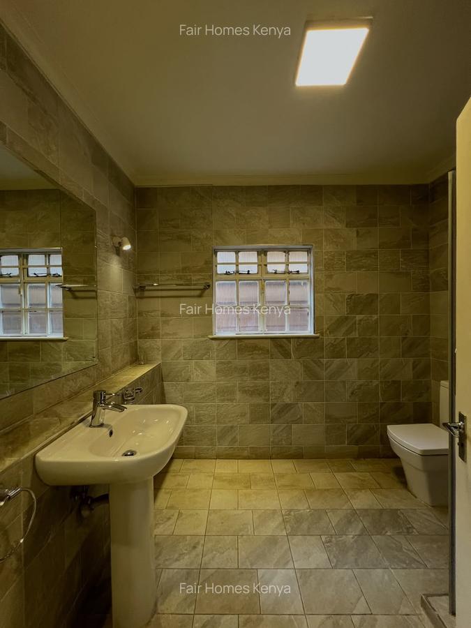 4 Bed Townhouse with En Suite at Lavington Green - 17