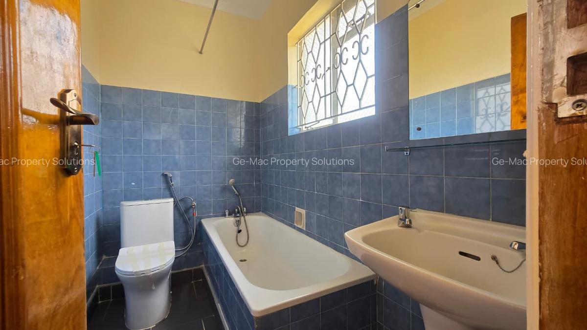 5 Bed House with En Suite in Loresho - 13