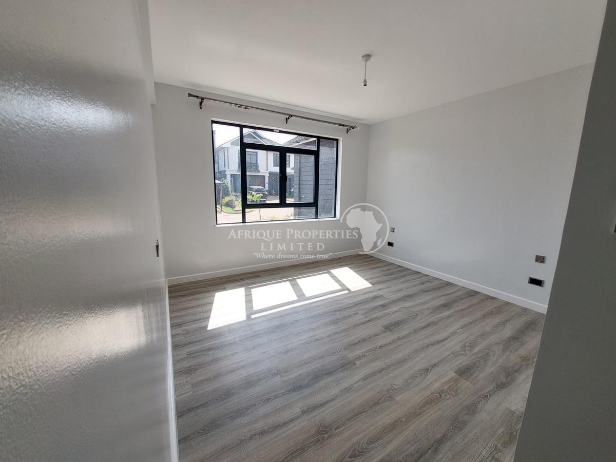 4 Bed House with En Suite in Runda - 10