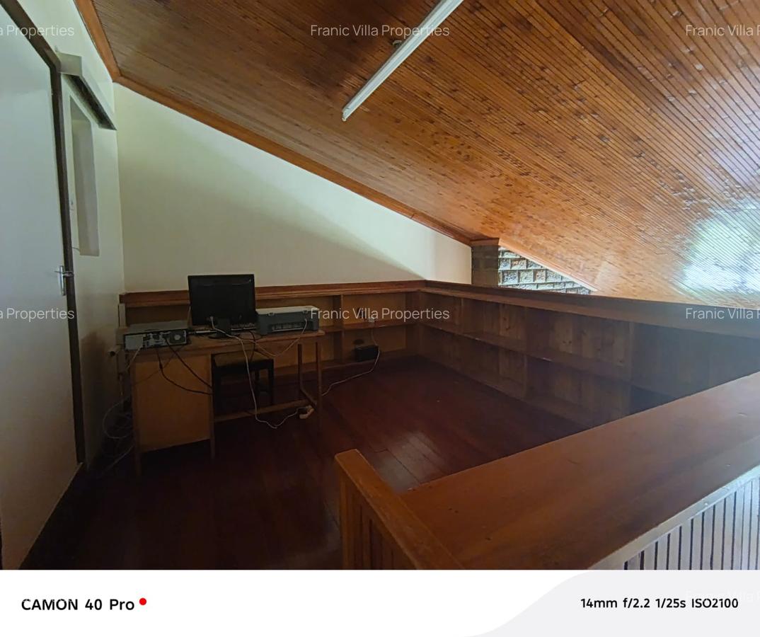 5 Bed House with En Suite in Loresho - 5
