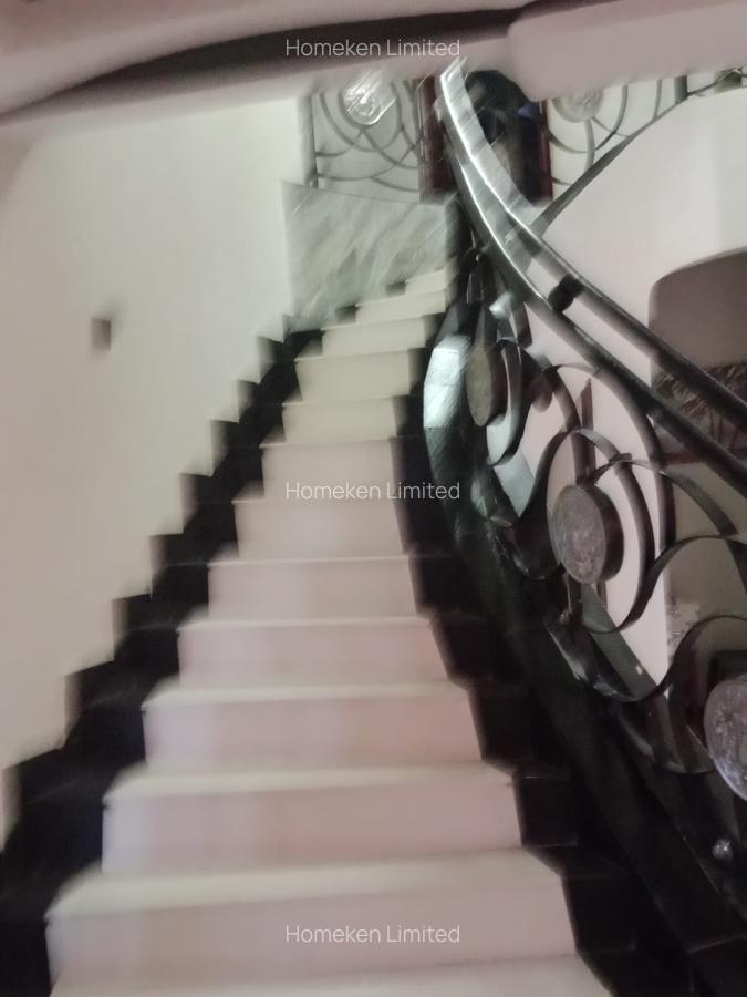 10 Bed House with En Suite at Mbirika - 7