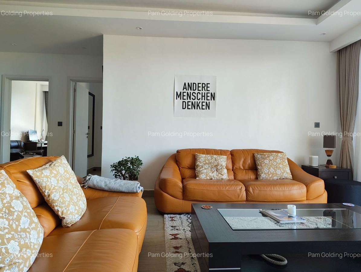 3 Bed Apartment with En Suite in Riverside - 2