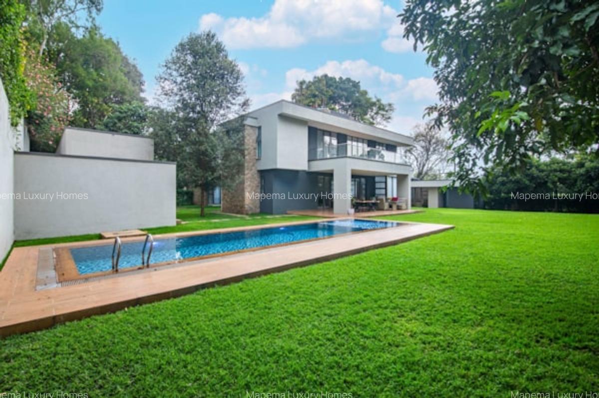 5 Bed House with En Suite at Miotoni - 1