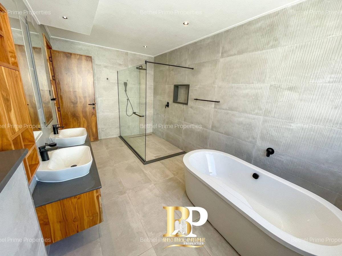 4 Bed Apartment with En Suite in Spring Valley - 9