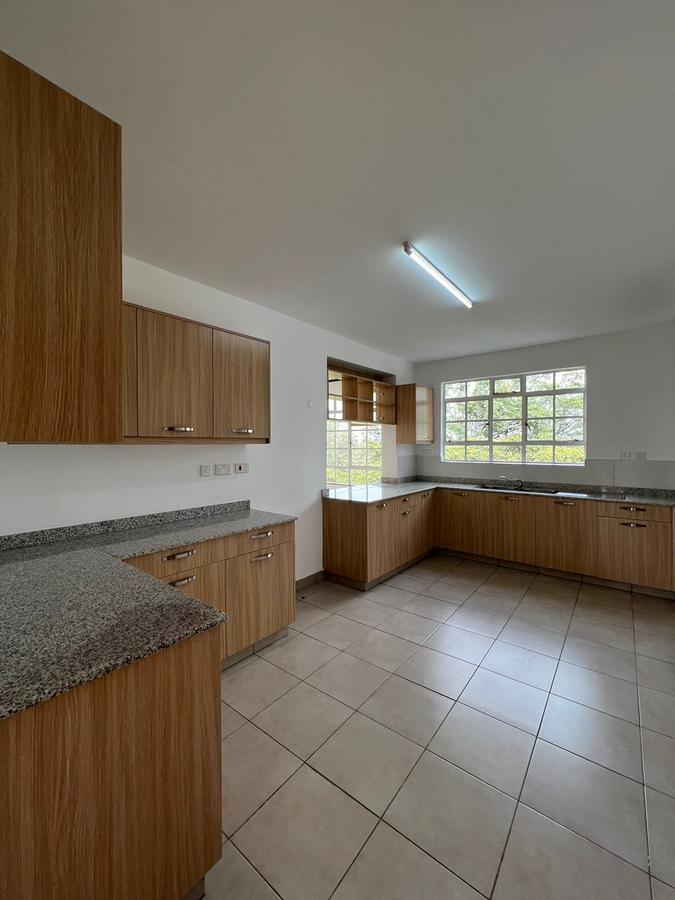 3 Bed Apartment with En Suite in Lavington - 16