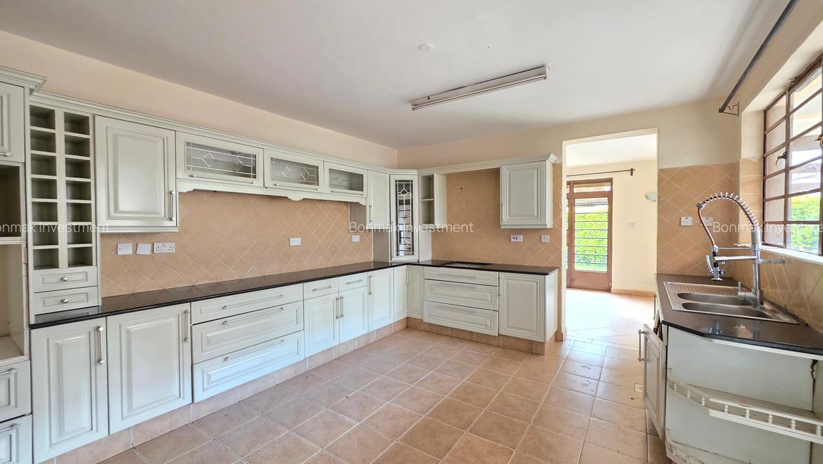 4 Bed Townhouse with En Suite at Lavington Green - 7