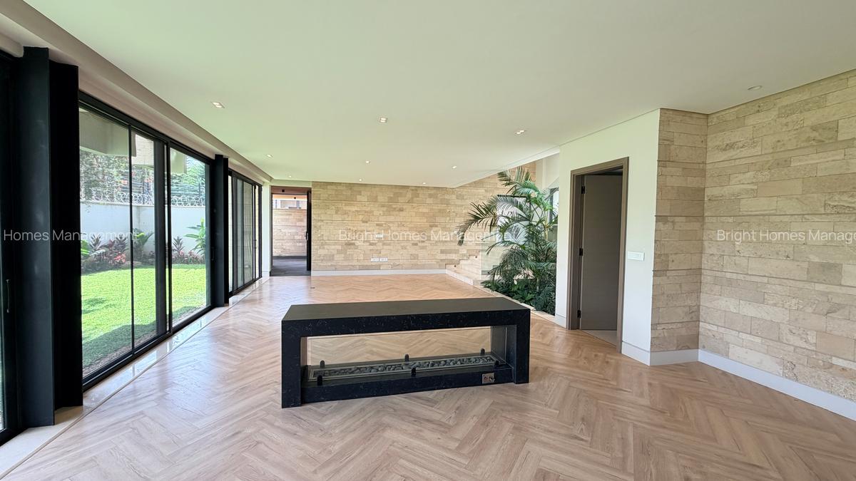 5 Bed Townhouse with En Suite in Westlands Area - 4