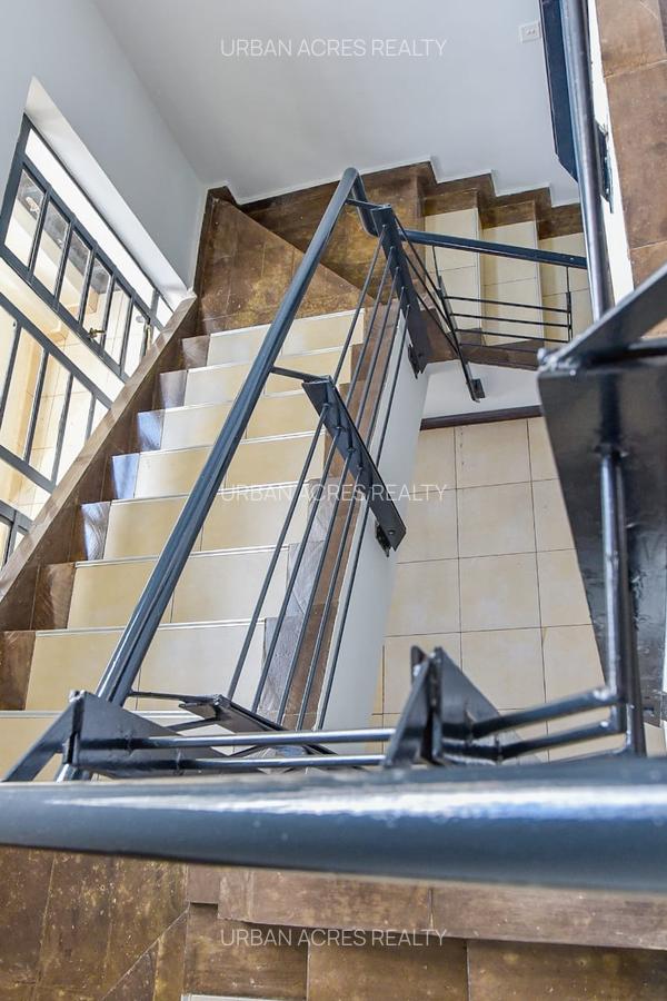 Furnished 4 Bed Apartment with En Suite in Westlands Area - 20