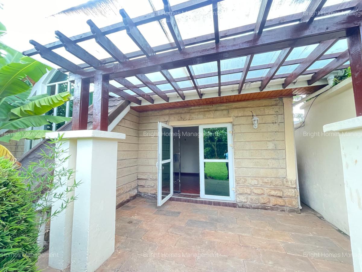 5 Bed Townhouse with En Suite in Lavington - 13