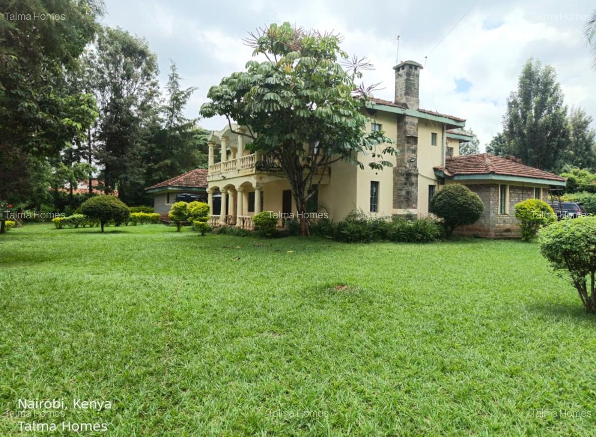 5 Bed House with En Suite at Ridgeways Lane - 1