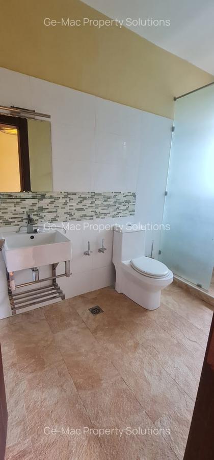 4 Bed Townhouse with En Suite in Runda - 12