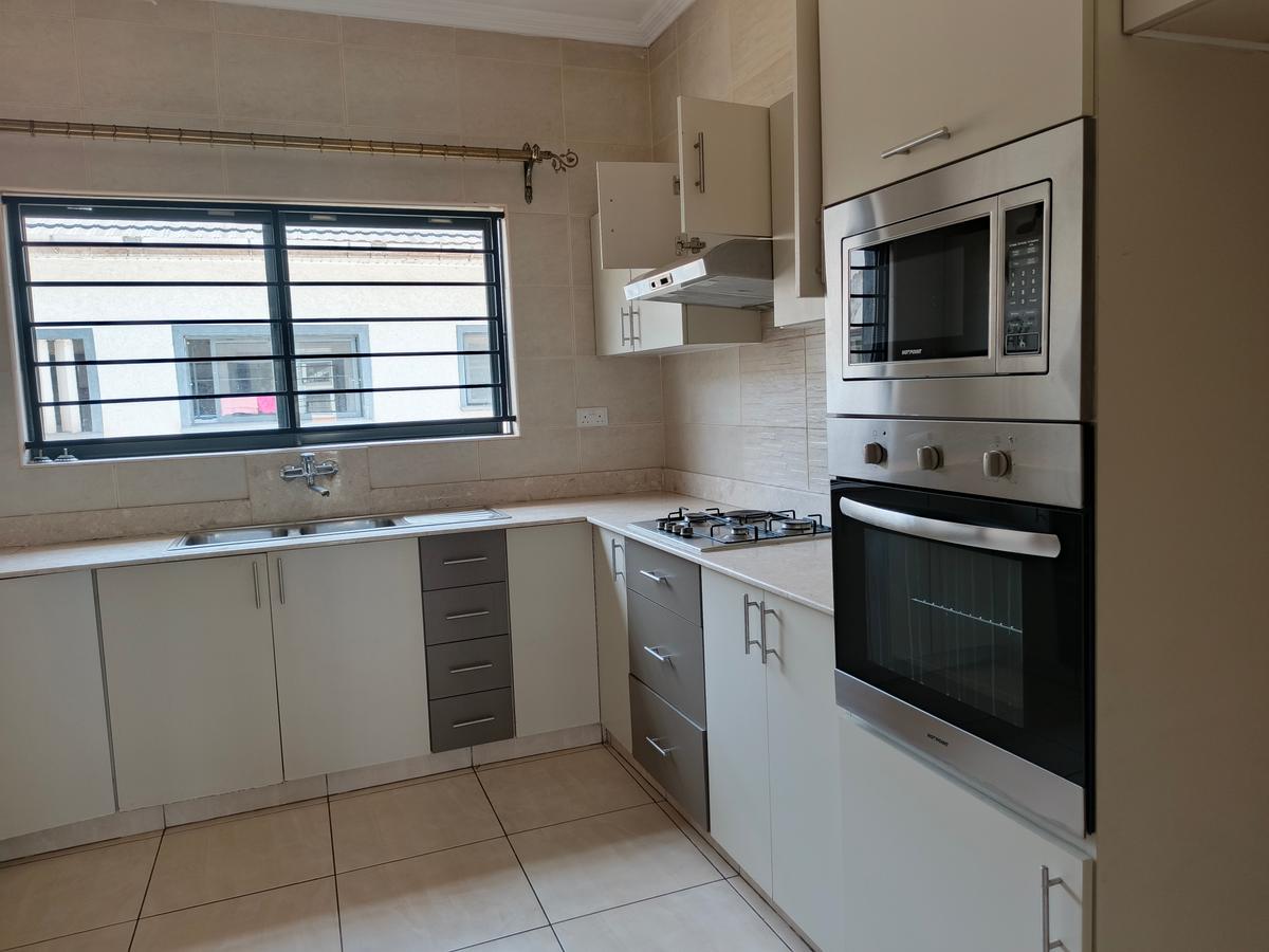 2 Bed Apartment with En Suite in Rhapta Road - 1