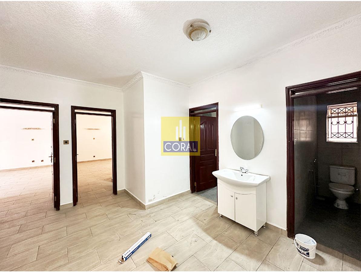 4 Bed Apartment in Parklands - 7