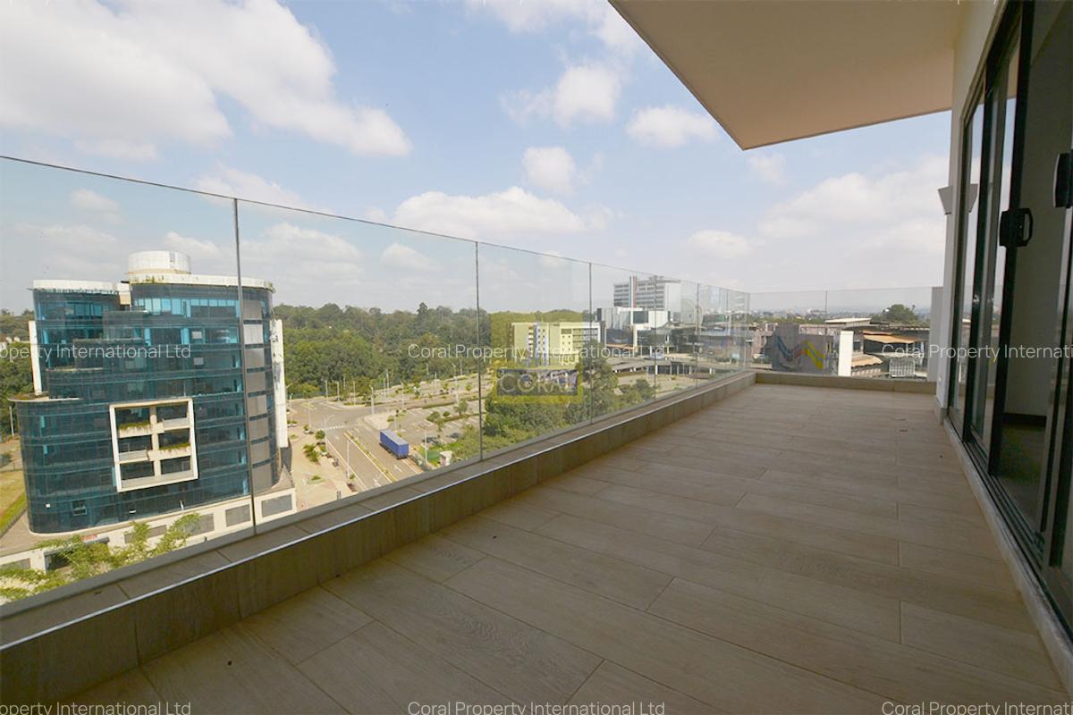 3 Bed Apartment with Swimming Pool in Rosslyn - 20