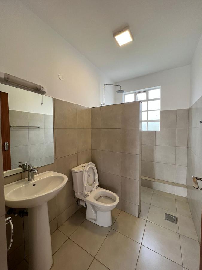 3 Bed Apartment with En Suite in Lavington - 10