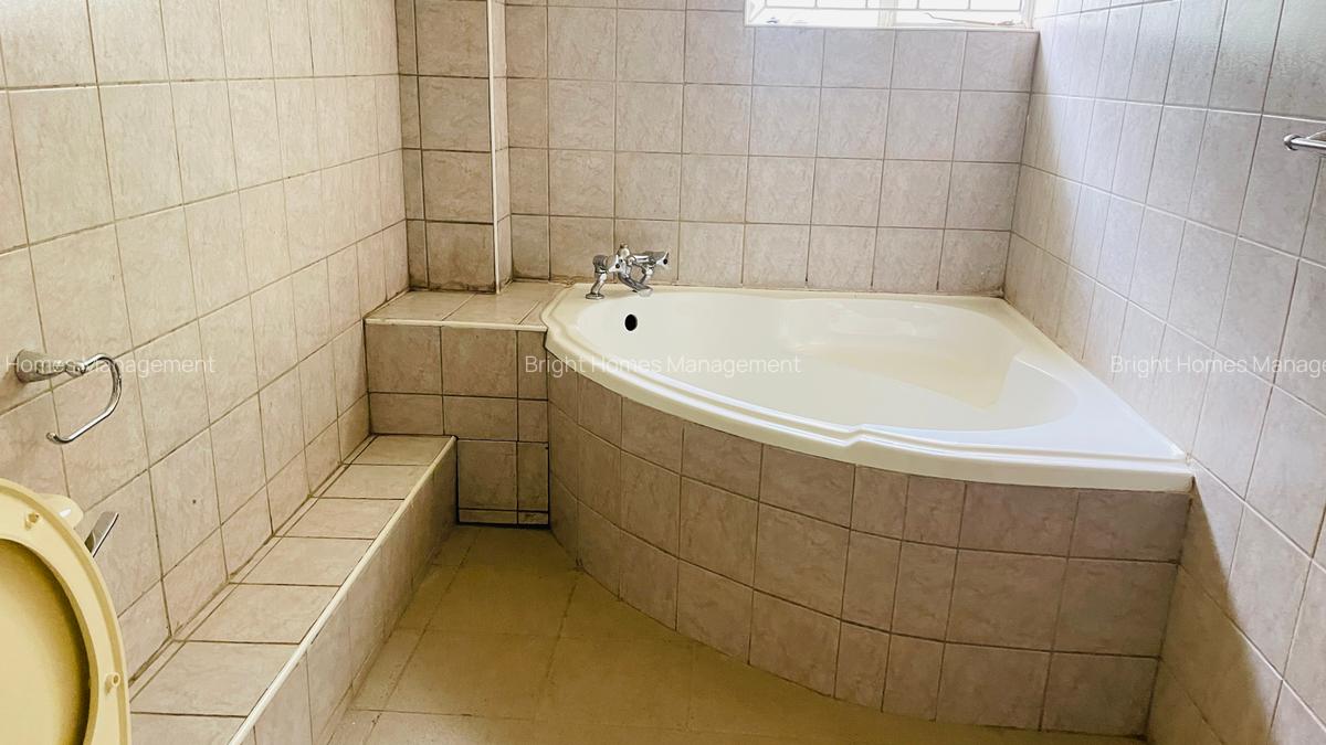 5 Bed Townhouse with En Suite in Lavington - 15