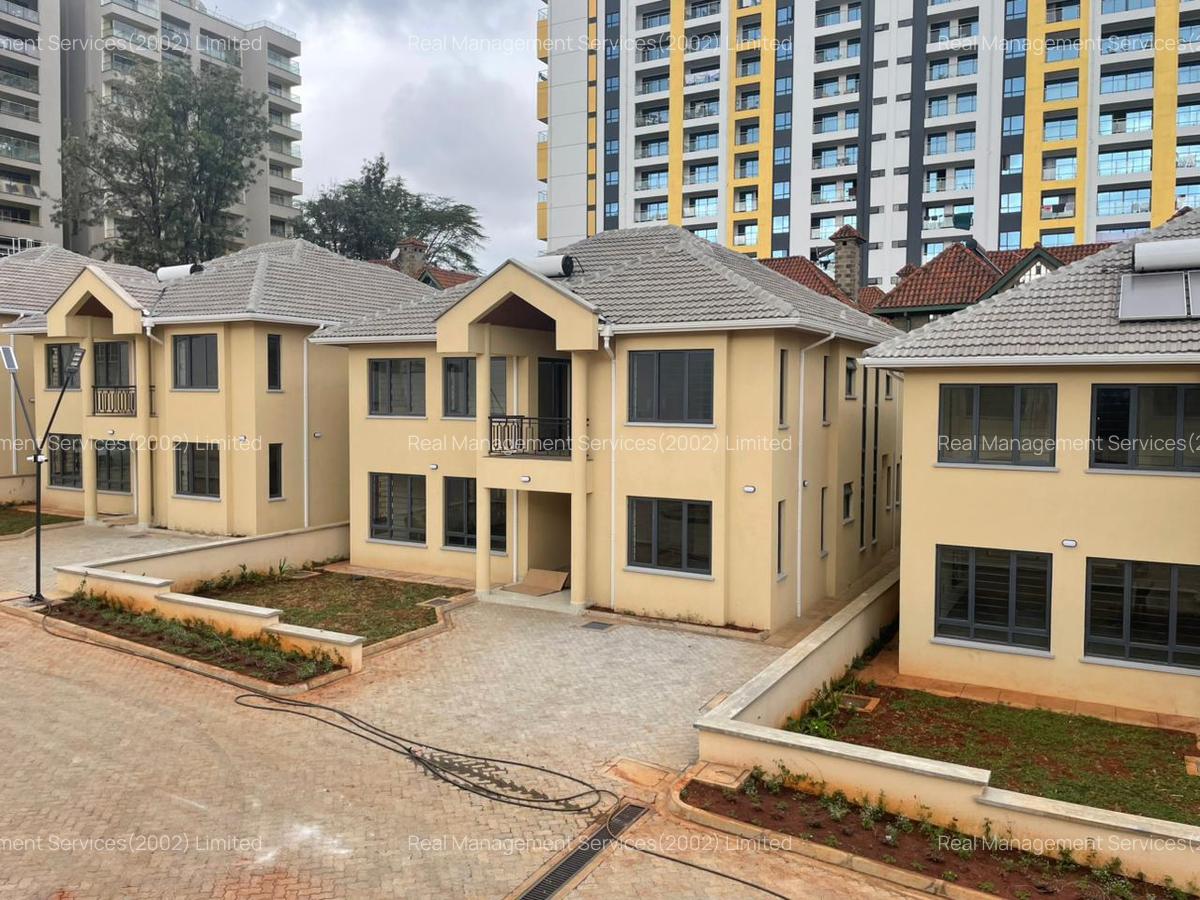 4 Bed Townhouse with En Suite at Othaya Road - 1