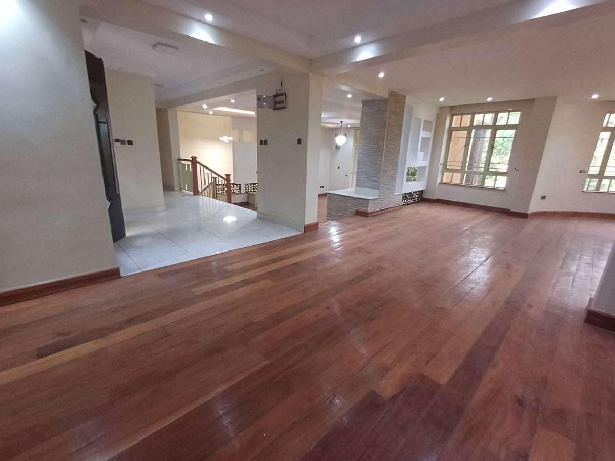 9 Bed Townhouse with En Suite in Nyari - 6