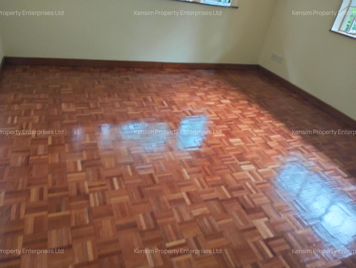 5 Bed Townhouse with En Suite in Rosslyn - 16