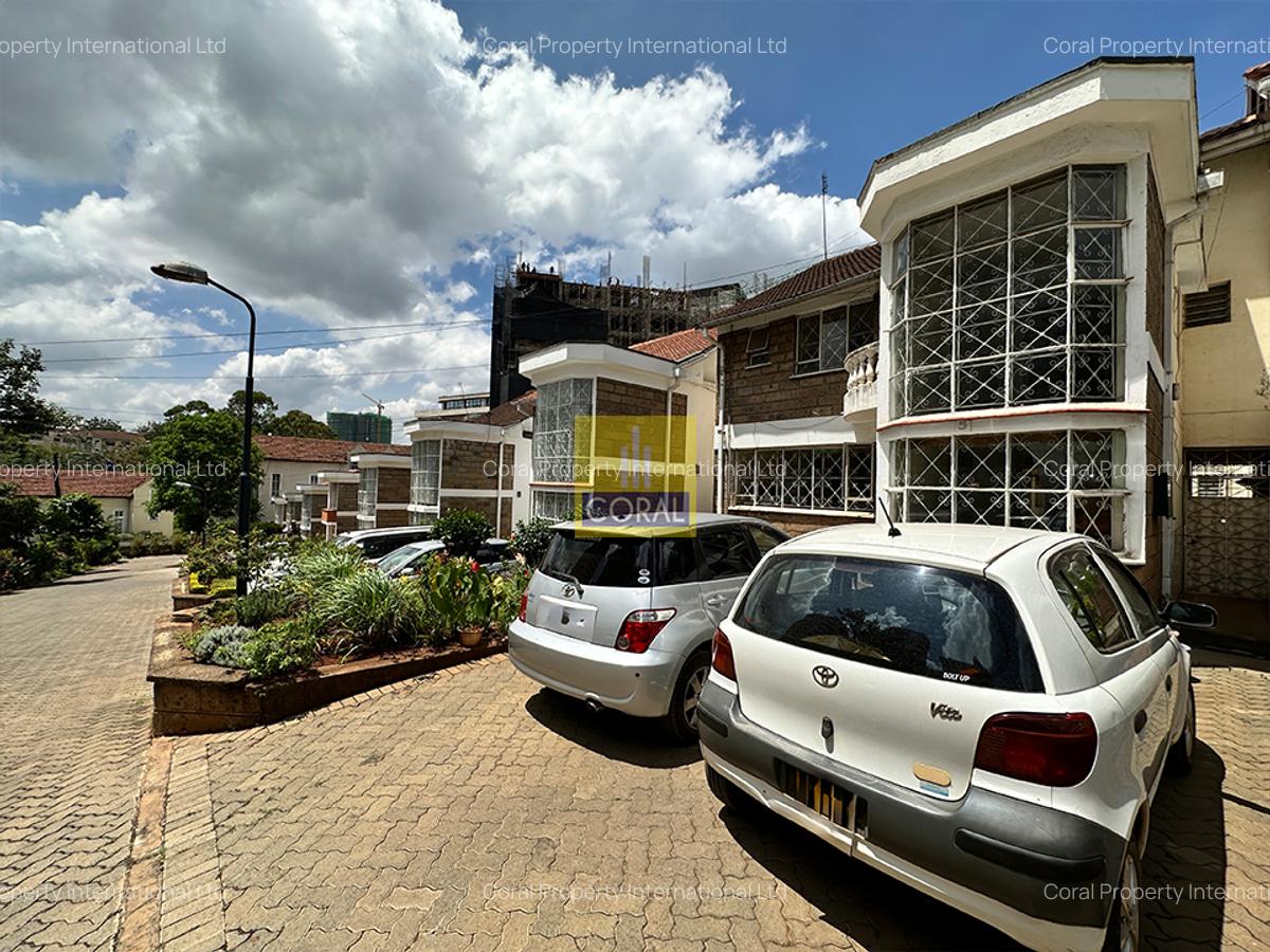 5 Bed Townhouse in General Mathenge - 11