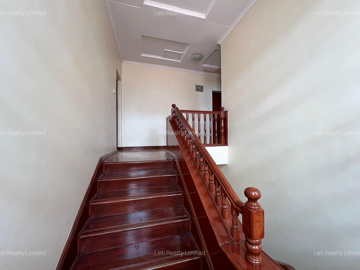 4 Bed Townhouse with En Suite in Lavington - 9