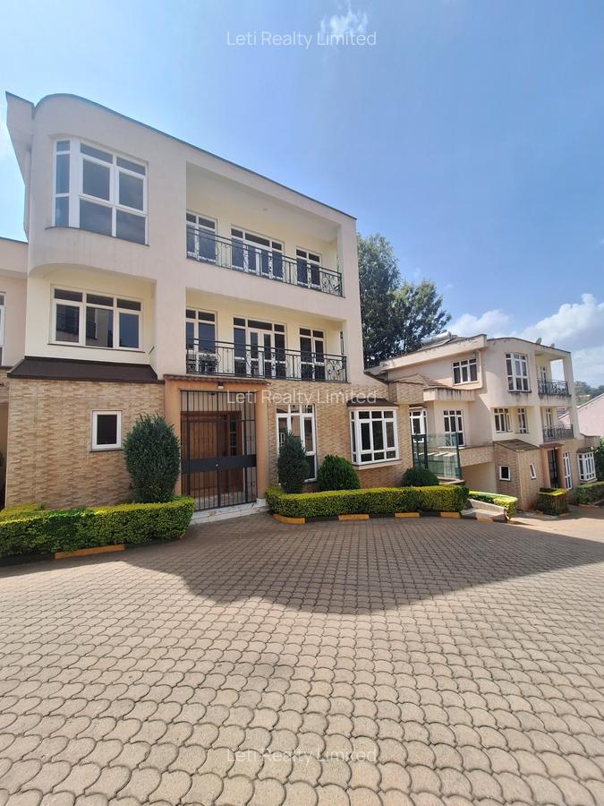 5 Bed Townhouse with En Suite in Lavington - 1