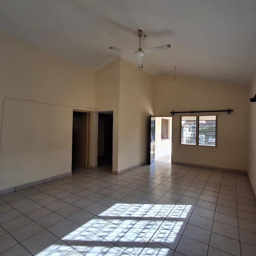 3 Bed House with En Suite at Bamburi Mombasa - 17