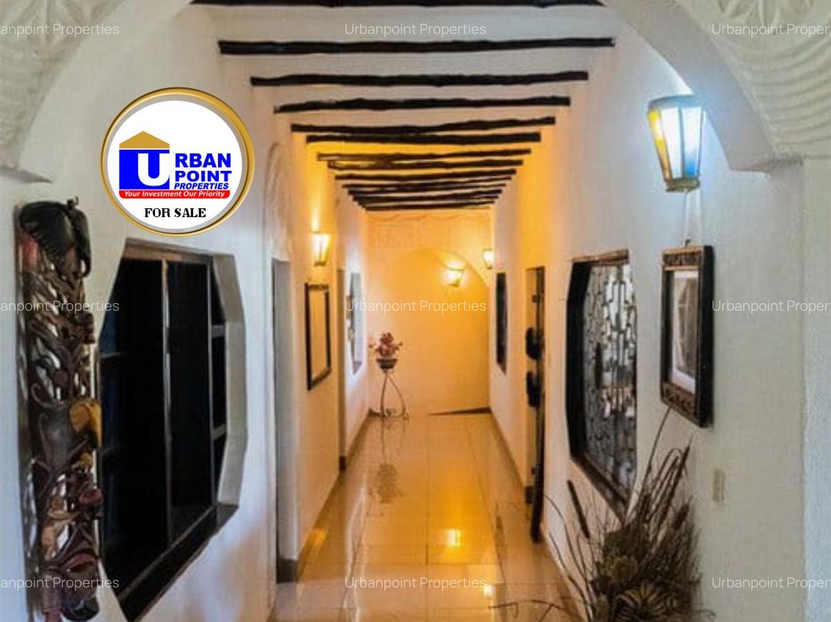 5 Bed Villa with En Suite in Watamu - 6