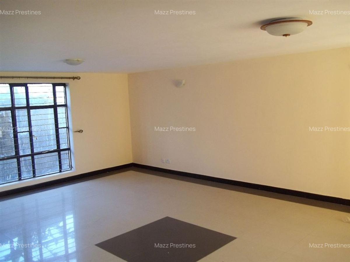 2 Bed Apartment with En Suite in Garden Estate - 1