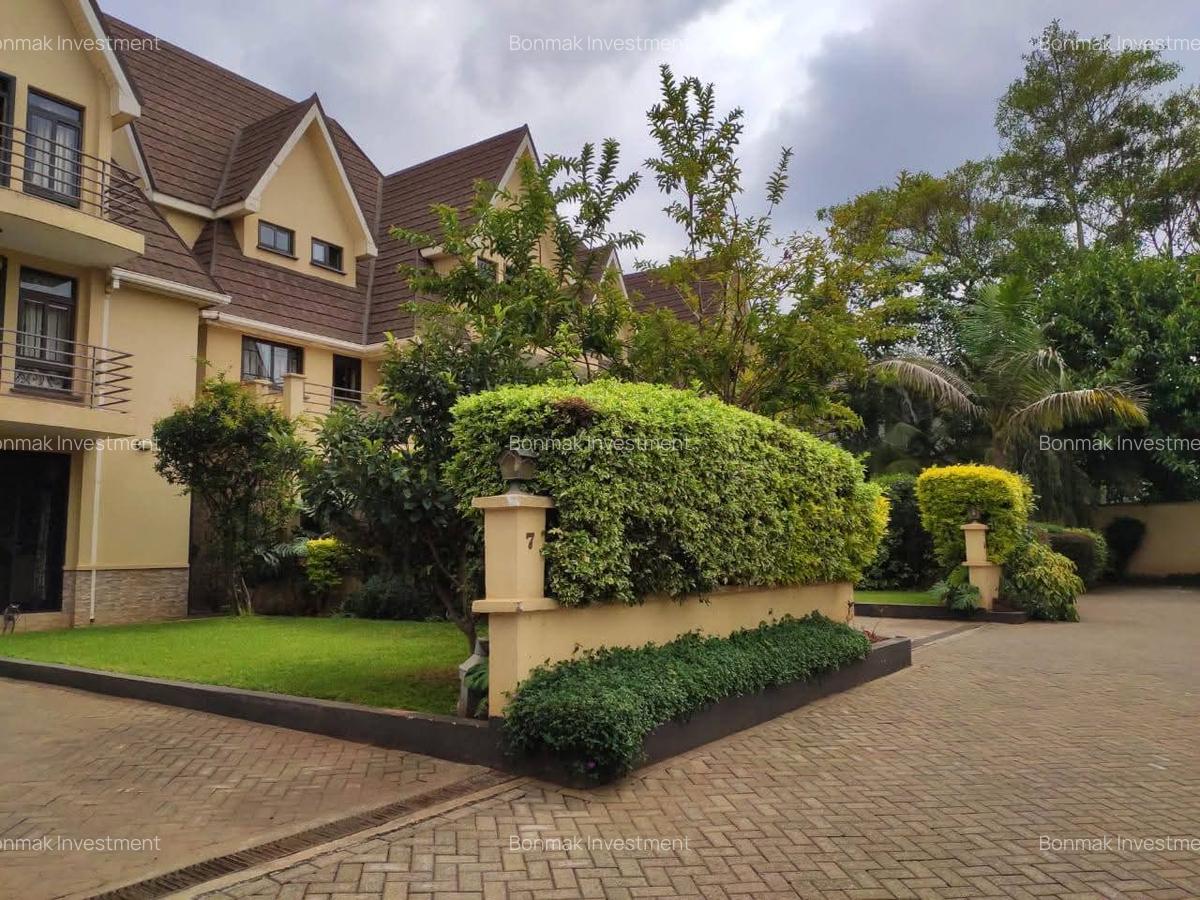 5 Bed Townhouse with En Suite at Maji Mazuri Estate - 1