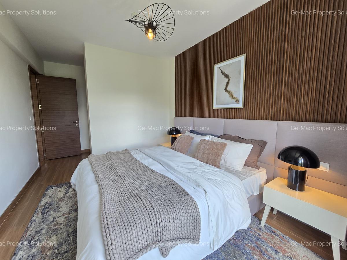 3 Bed Apartment with Swimming Pool in Riverside - 17